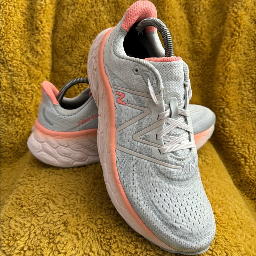 New Balance Fresh Foam X More V4 Running Shoes Women’s Size 11